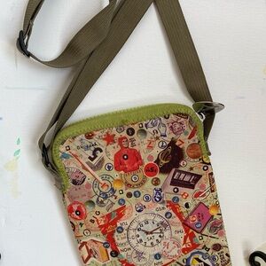 Art Bird travel design Printed Canvas Crossbody Bag in Lime Green